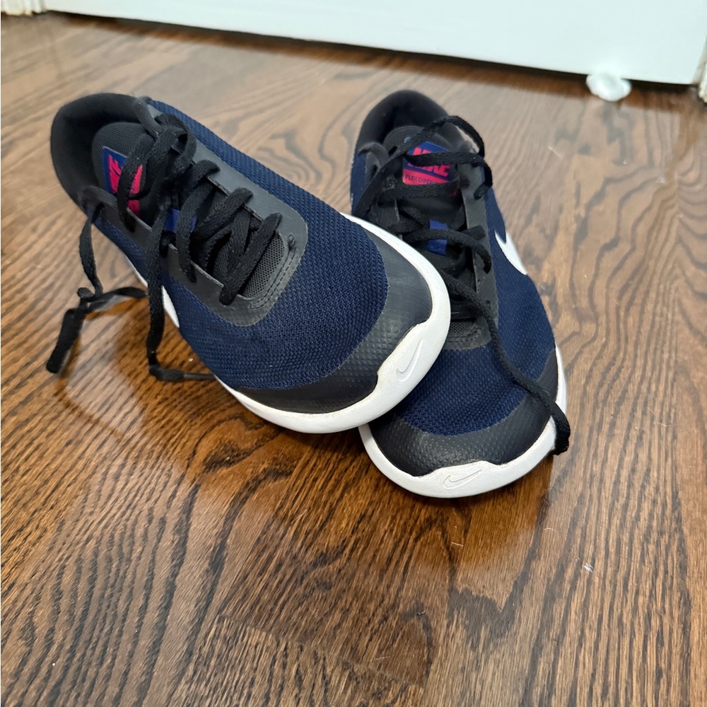 Nike Flex Experience RN 7 Navy and Black Athletic Sneakers